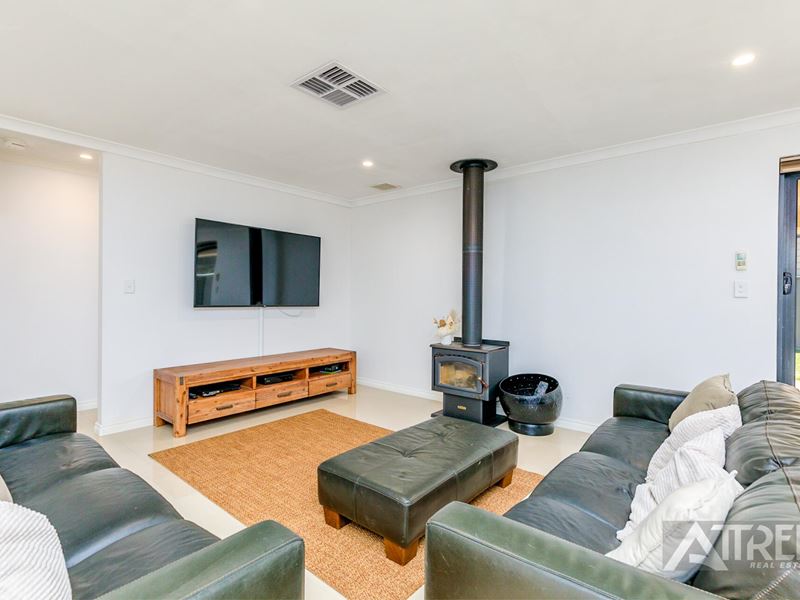 16 Cornforth Way, Piara Waters