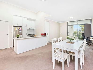 8/31 Malata Crescent, Success WA 6164