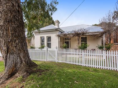 12 Station Street, Guildford WA 6055