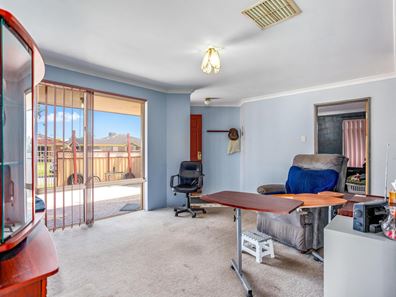 4 Emperor Close, Seville Grove WA 6112