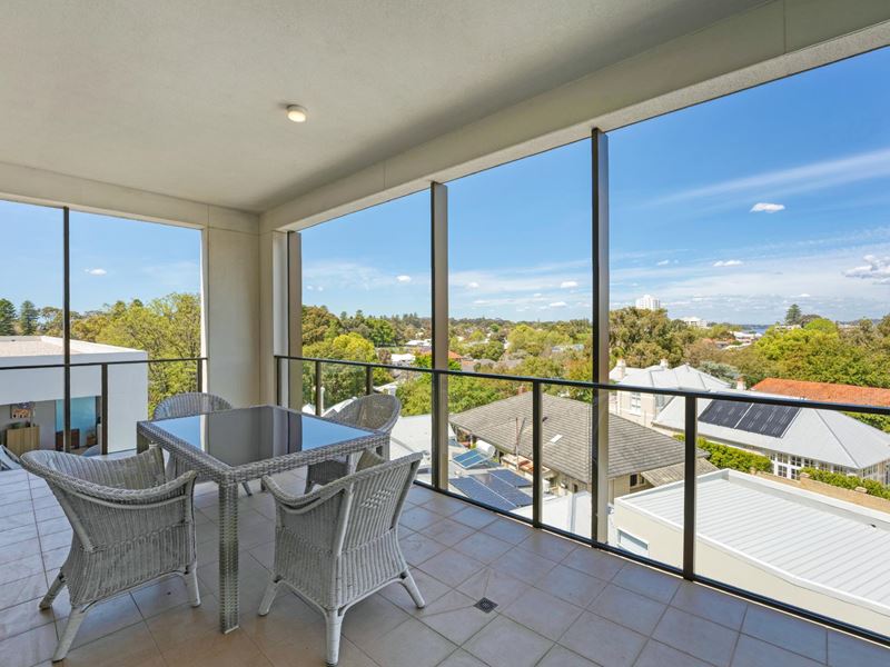 52/1 Freshwater Parade, Claremont