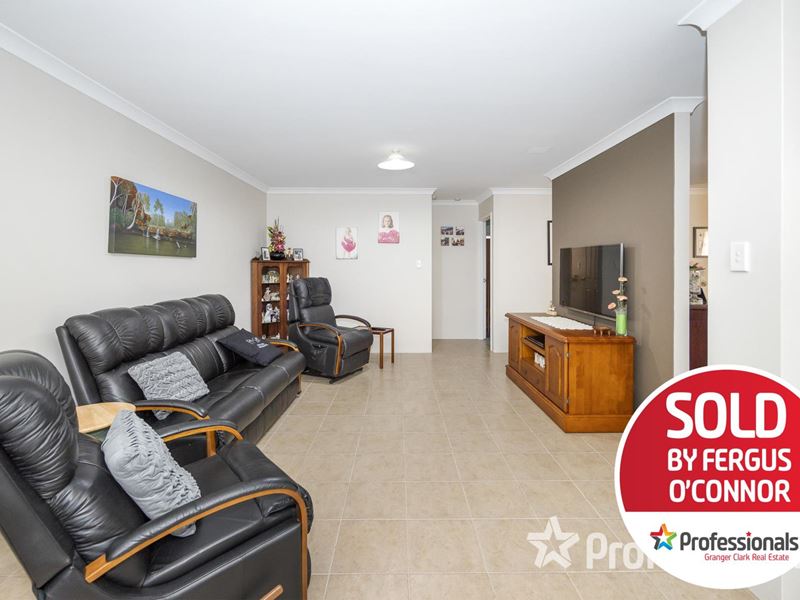 9 Deerina Green, Alexander Heights