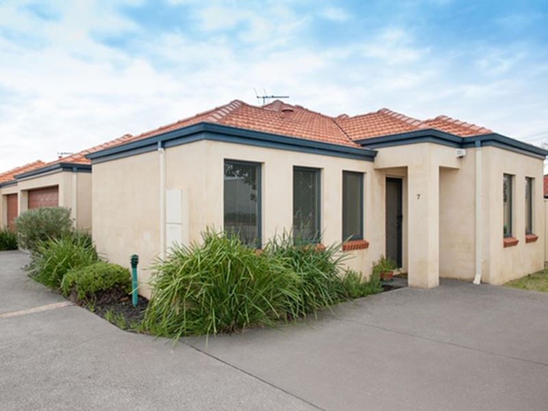 7/3 Stoke Place, Morley