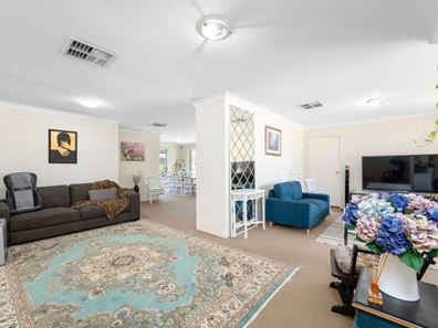 4 Fleming Avenue, Bentley WA 6102