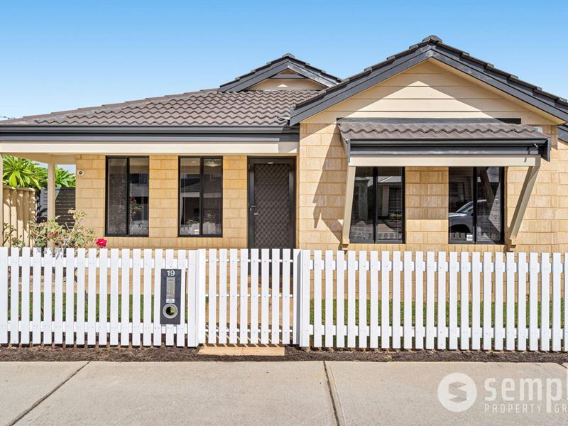 19 Aromatic Crescent, Atwell