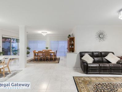 15 Carlhausen Close, Atwell WA 6164