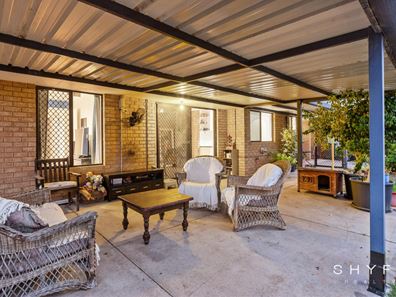 3 Barrine Gardens, South Lake WA 6164