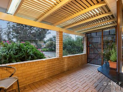 3 Barrine Gardens, South Lake WA 6164