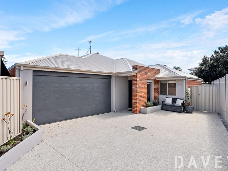 5A Leschenaultia Street, Greenwood