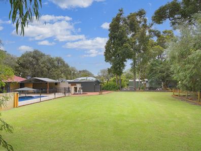 35 Country Road, Bovell WA 6280