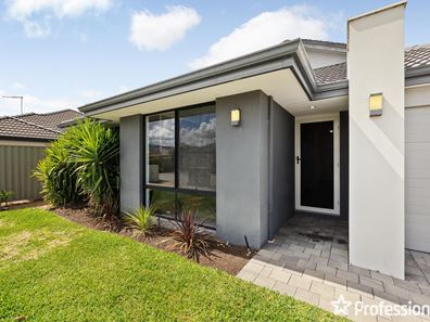 15 Fernleaf Loop, Piara Waters WA 6112