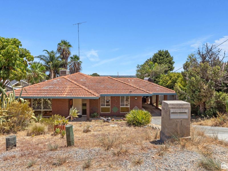 71 Ashley Drive, Kelmscott WA 6111