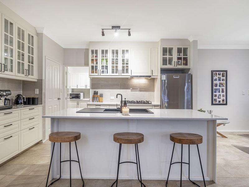 18 Long Beach Rise, Port Kennedy