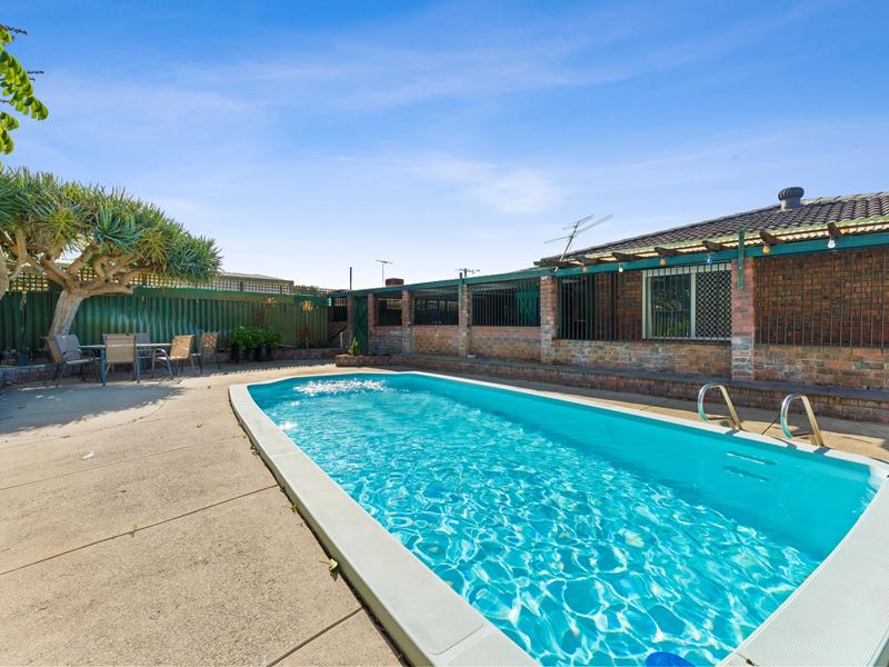 3 Peron Close, Cooloongup WA 6168