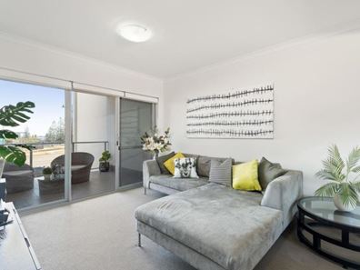 28/2 Royston Link, Butler WA 6036