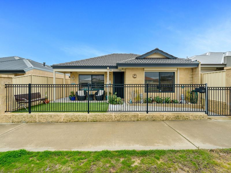 77 Lake Valley Drive, Lakelands
