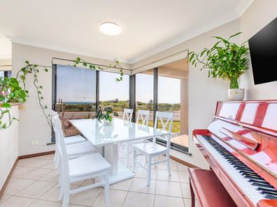 House/72 Oceanside Promenade, Mullaloo WA 6027