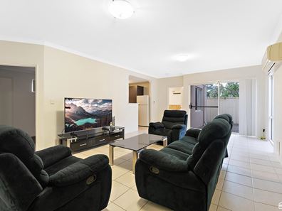 8/15 Durling Place, Kelmscott WA 6111