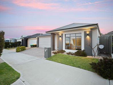 21 Commodore Avenue, Clarkson WA 6030