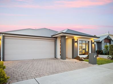 21 Commodore Avenue, Clarkson WA 6030