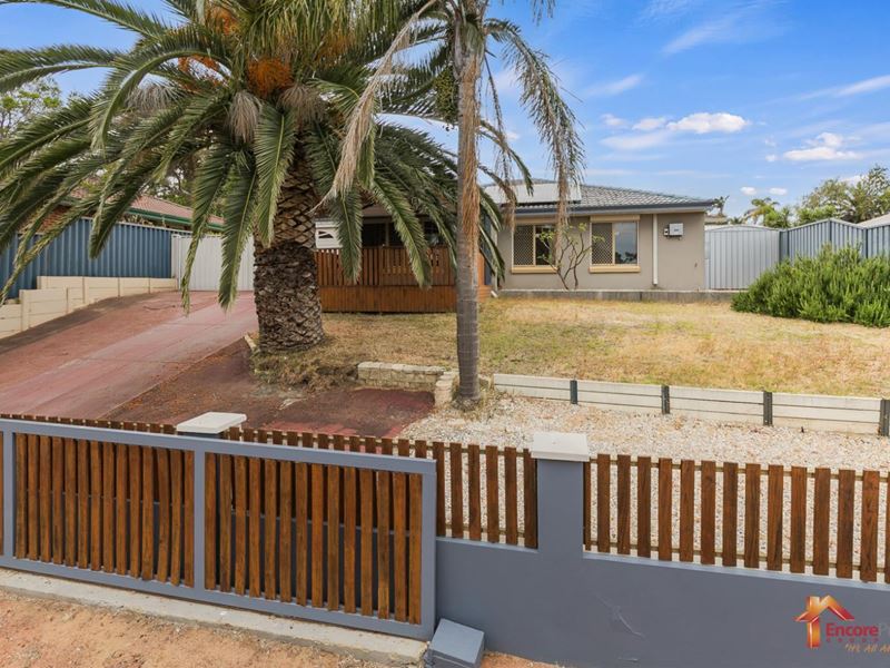 12 Parkway Gardens, Parmelia WA 6167