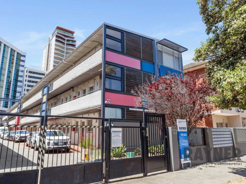 18/122 Terrace Road, Perth