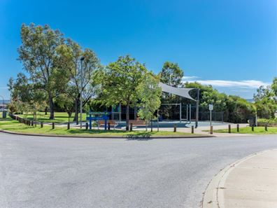5 Admiralty Road, Canning Vale WA 6155