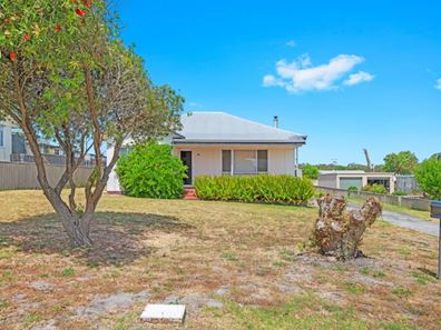 38 Broughton Street, Orana WA 6330