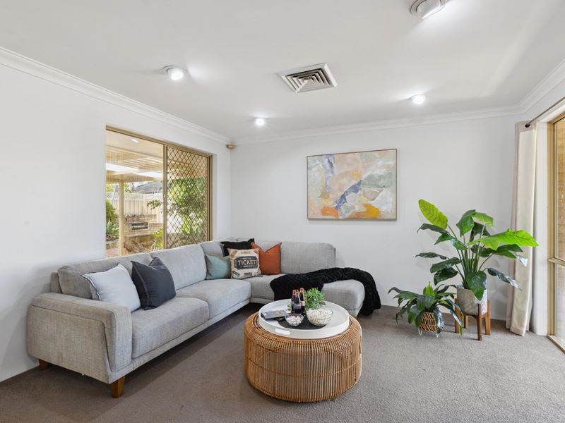 17 Hovea Court, Morley WA 6062
