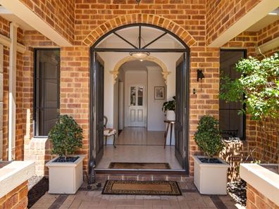 2 Buvelot Turn, Southern River WA 6110