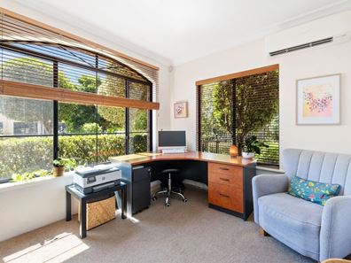 2 Buvelot Turn, Southern River WA 6110