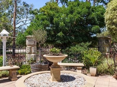 2 Buvelot Turn, Southern River WA 6110