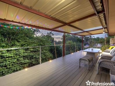 1 Armour Way, Lesmurdie WA 6076