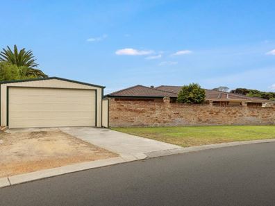 26 Chalmers Avenue, Waikiki WA 6169