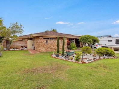 26 Chalmers Avenue, Waikiki WA 6169