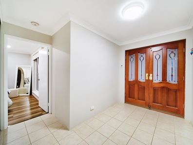 8 McPherson Avenue, Noranda WA 6062