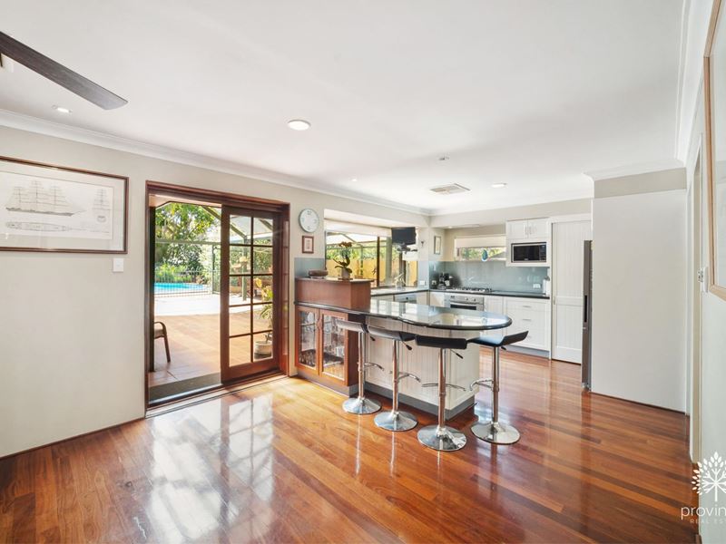 45 Warlingham Drive, Lesmurdie WA 6076