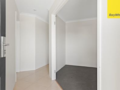 19 Yale Place, Marangaroo WA 6064