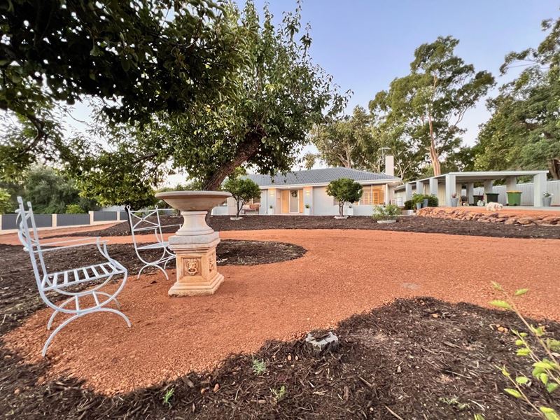 7 Rosemount Terrace, Lesmurdie WA 6076