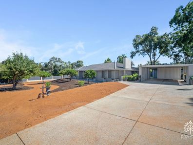 7 Rosemount Terrace, Lesmurdie WA 6076