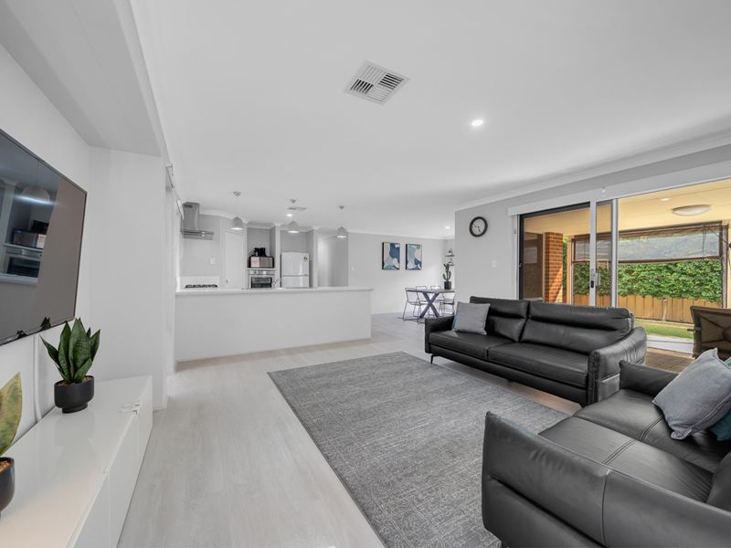 7 Albana Grove, Pearsall WA 6065