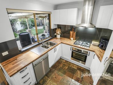 21A Richardson Court, Woodvale WA 6026