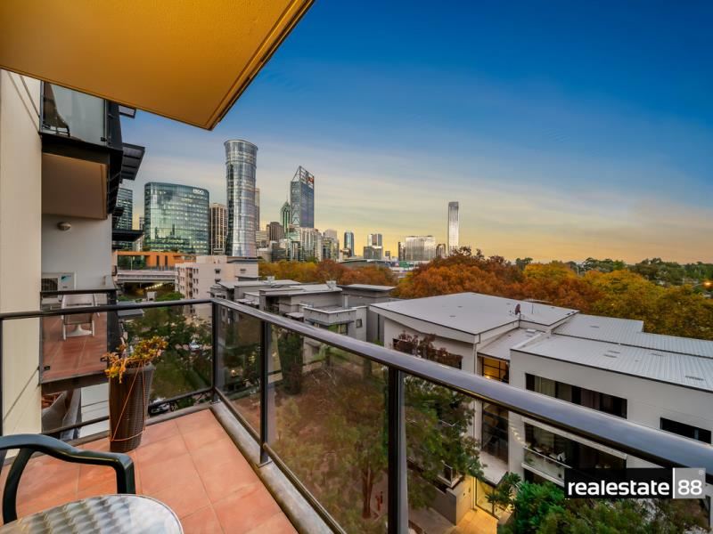 17/122 Mounts Bay Road, Perth WA 6000