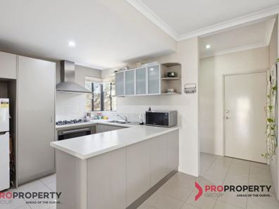 2/5 Pulchella Street, Wattle Grove WA 6107