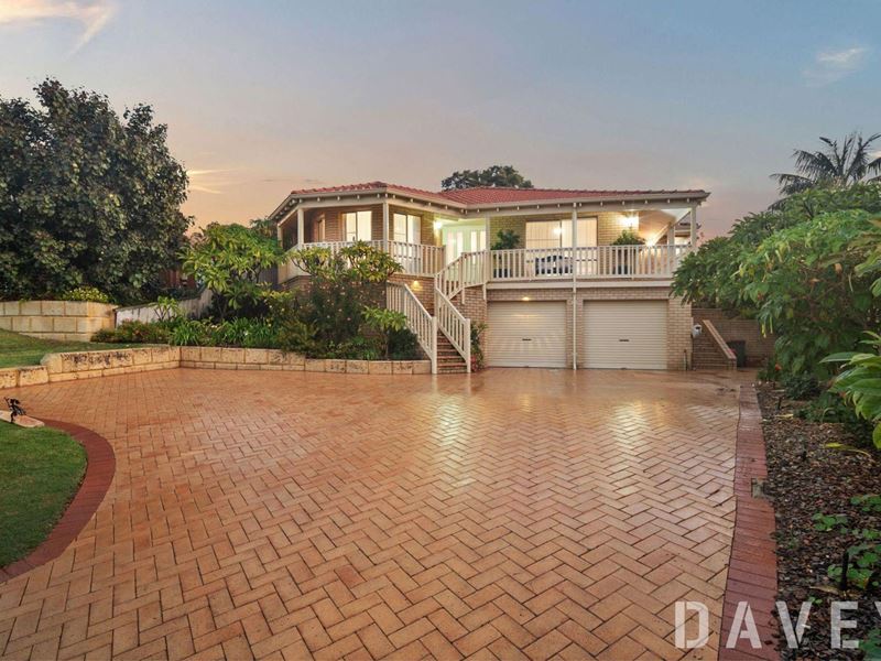 4 Kellyhill View, Carine WA 6020