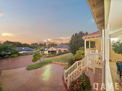 4 Kellyhill View, Carine WA 6020