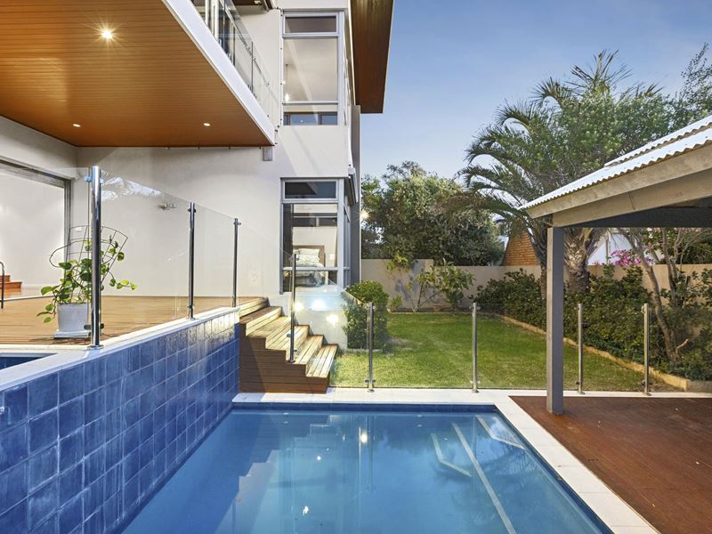80B Flora Terrace, Watermans Bay WA 6020