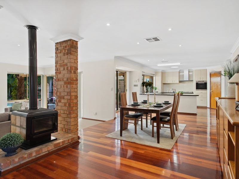 5 Dux Court, Duncraig WA 6023