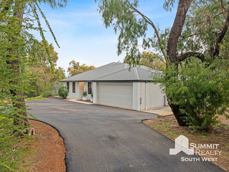 8 Green Way, Leschenault WA 6233