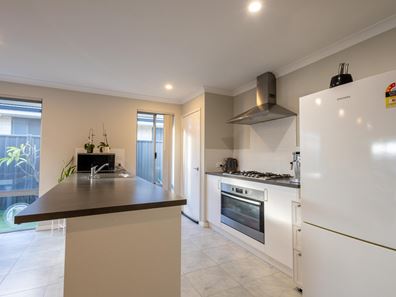 8 Butterleaf Avenue, Yanchep WA 6035
